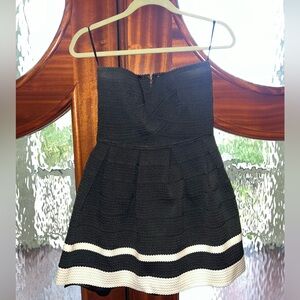 Sans Souci black and white dress size small